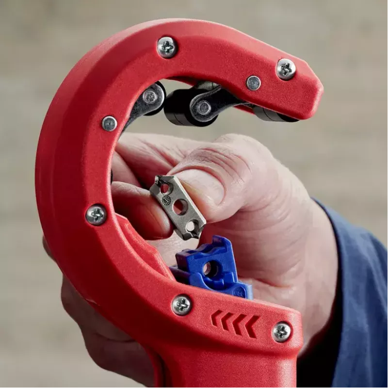 Obcinak do rur Knipex 90 23 01 BK, ostrze stalowe, uchwyt plastikowy, 165 mm