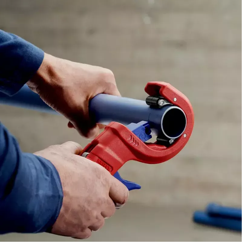 Obcinak do rur Knipex 90 23 01 BK, ostrze stalowe, uchwyt plastikowy, 165 mm