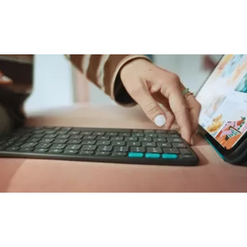LOGITECH Flip Folio Graphite - iPad Pro 11 cali (M4) iPad Air 11 cali (M2 i M3) iPad Air (5. gen.) - Qwerty UK