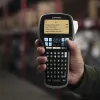 DYMO LabelManager 420P – przenośna, wysokowydajna etykieciarka z akumulatorem, dużym podświetlanym wyświetlaczem i interfejsem użytkownika z szybkim dostępem do klawiszy, czcionek i efektów tekstowych. Podłącz urządzenie do komputera PC lub Mac i korzystaj z oprogramowania DYMO Label, aby projektować etykiety z kodami kreskowymi, logo i grafikami na ekranie komputera lub drukować partie etykiet…