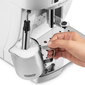 Combi espresso machine De’Longhi Magnifica S ECAM 21.117.B 1.8 L water tank, 250 g bean hopper, 15 bar