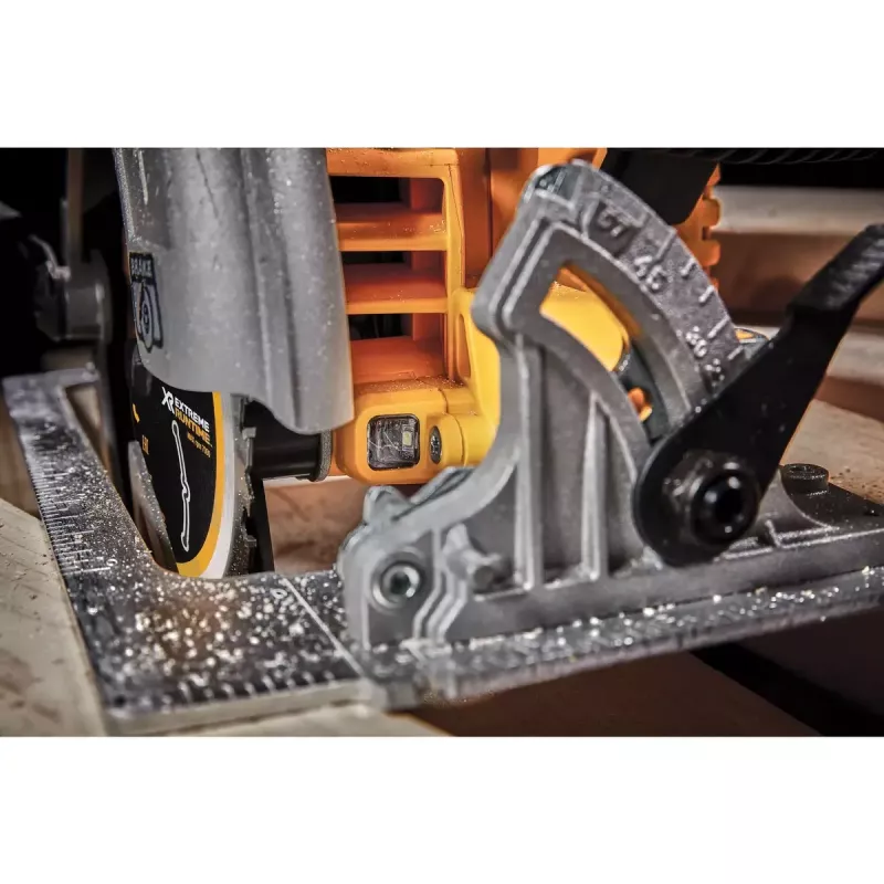 Przenośna pilarka tarczowa DeWALT DCS573NT-XJ