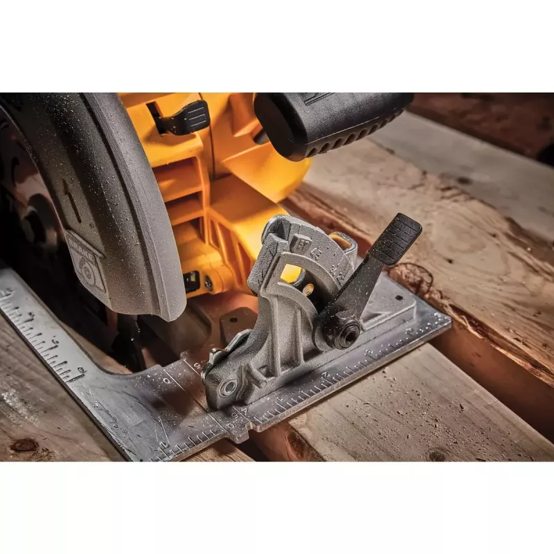 Przenośna pilarka tarczowa DeWALT DCS573NT-XJ