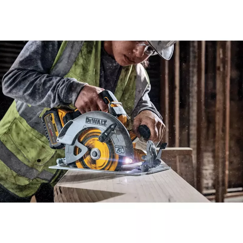 Przenośna pilarka tarczowa DeWALT DCS573NT-XJ