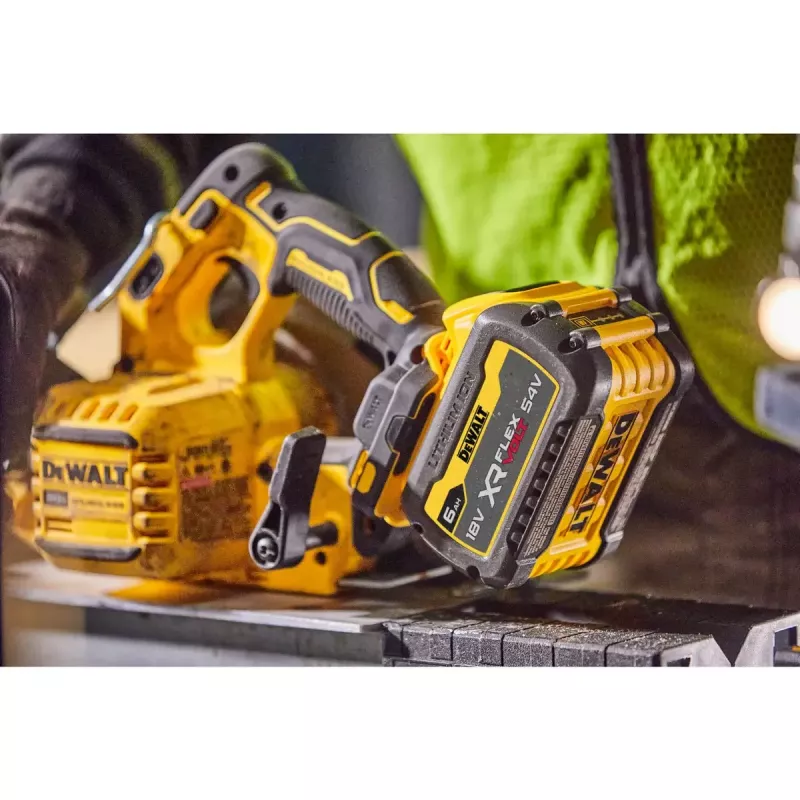 Przenośna pilarka tarczowa DeWALT DCS573NT-XJ