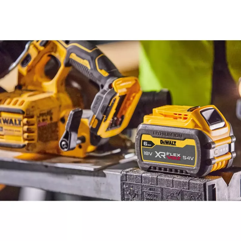 Przenośna pilarka tarczowa DeWALT DCS573NT-XJ
