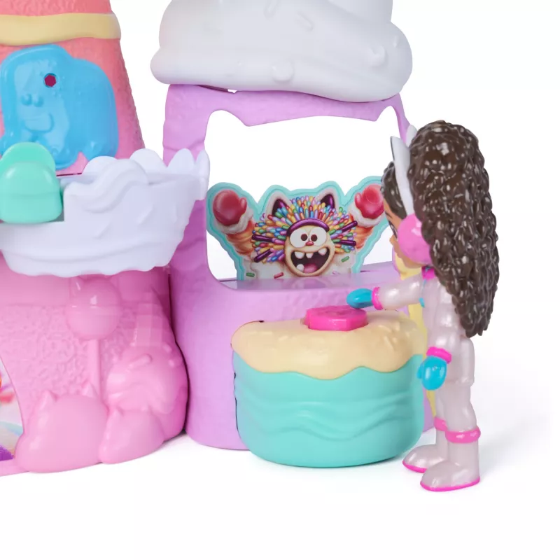 Playset Spin Master Gabby's Dollhouse: The Movie – Gabby's Sweet Treat Mountain, 12-elementowy zestaw z figurkami i akcesoriami, wiek 3+