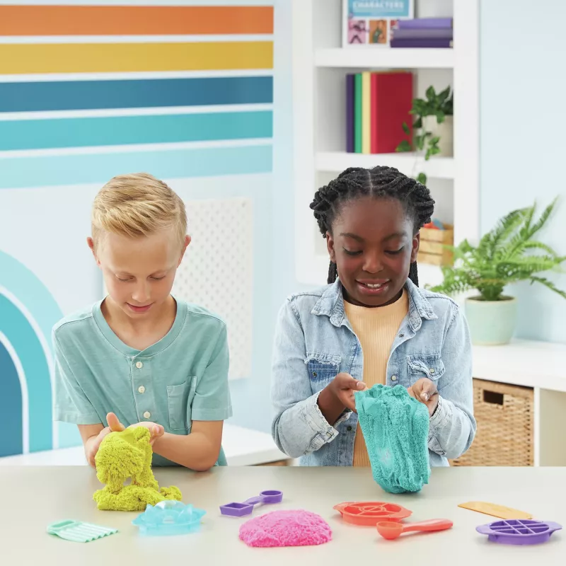 Kinetic Sand, Ultimate Sandisfying Set z 2 funtami piasku kinetycznego (różowy, żółty i turkusowy), 10 narzędziami i foremkami, zabawki sensoryczne dla dzieci od 7 lat