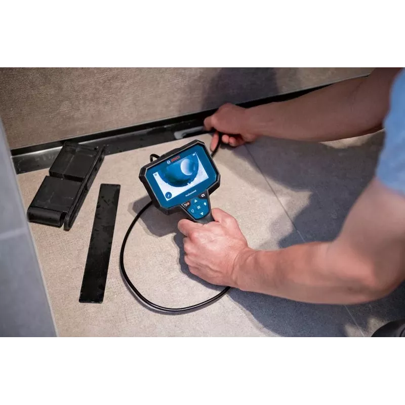 Kamera inspekcyjna Bosch GIC 12V-4-23 C Professional — zasilana akumulatorem 12 V, elastyczny kabel 4,23 m