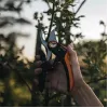 Sekator Fiskars Plus PowerLever P721 — nożyce bocznikowe do gałęzi i pędów