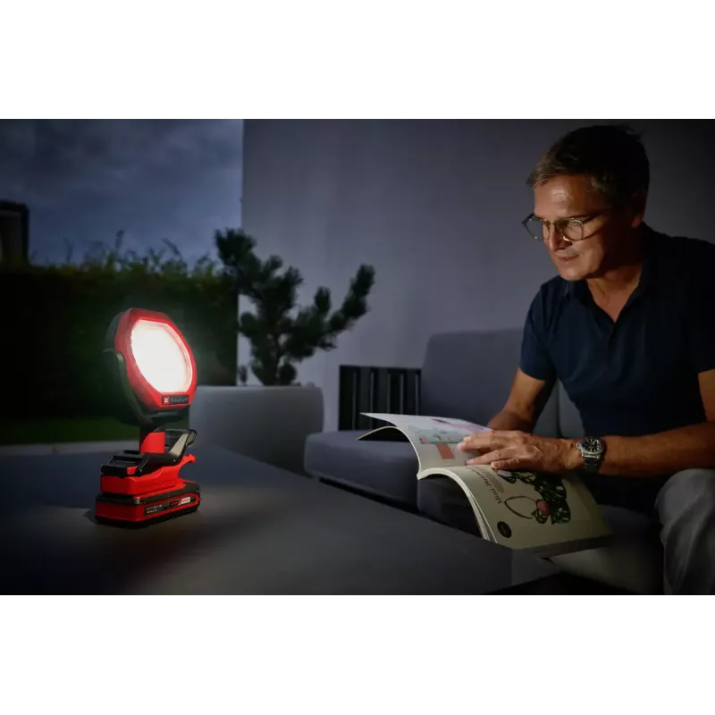 Lampa zewnętrzna akumulatorowa EINHELL GC-OL 18/1500 Li‑Solo — światło LED, bateria i ładowarka nie są dołączone