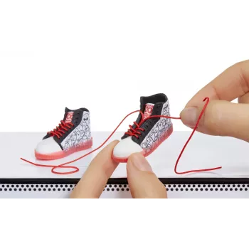 Miniverse Make It Mini Sneakers w PDQ, 8 lat, Wielokolorowy, Plastik