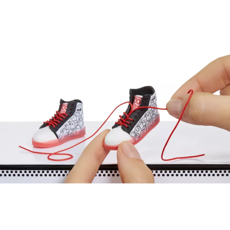 Miniverse Make It Mini Sneakers w PDQ, 8 lat, Wielokolorowy, Plastik