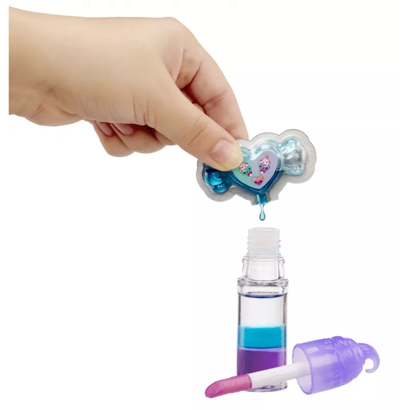 MGA Entertainment Yummiland Mystery Lip Gloss Doll - Carly Cakepop