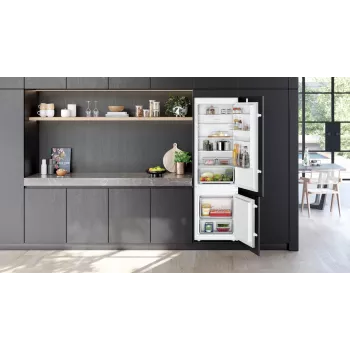 Siemens iQ100 KI87VNSE0 lodówko-zamrażarka do zabudowy 270 L Biała