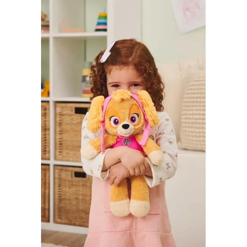 PAW Patrol GUND Oficjalna Maskotka Skye Take Along Buddy, Pluszowa Zabawka Premium dla Dzieci od 1 Roku Życia, Różowa/Brązowa, 33 cm