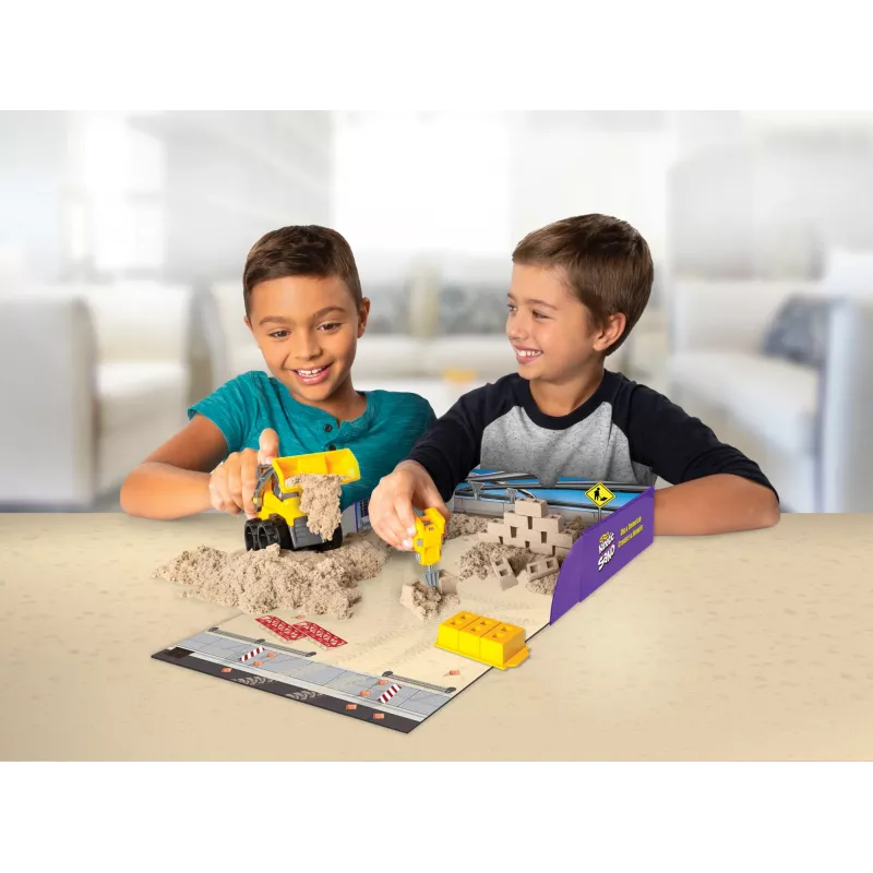 Kinetic Sand, Zestaw Dig N' Demolish z 1 funtem piasku i zabawkową ciężarówką, Zabawki sensoryczne dla dzieci w wieku 5+