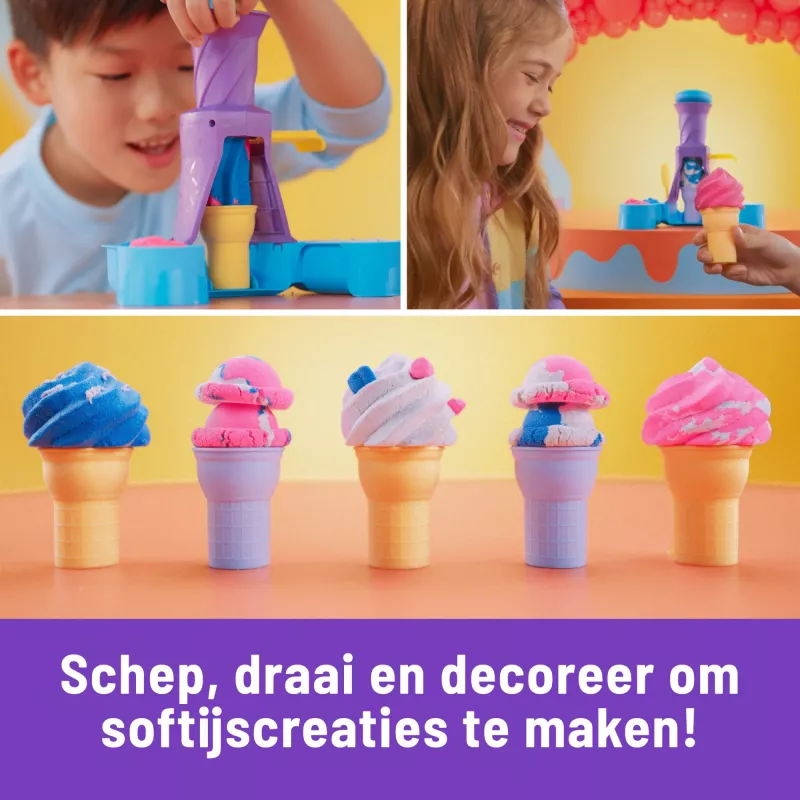 Kinetic Sand, Stacja Soft Serve, upominki do koszyczka wielkanocnego, zawiera 14 uncji plastycznego piasku do formowania (3 kolory), 2 rożki do lodów i 2 narzędzia