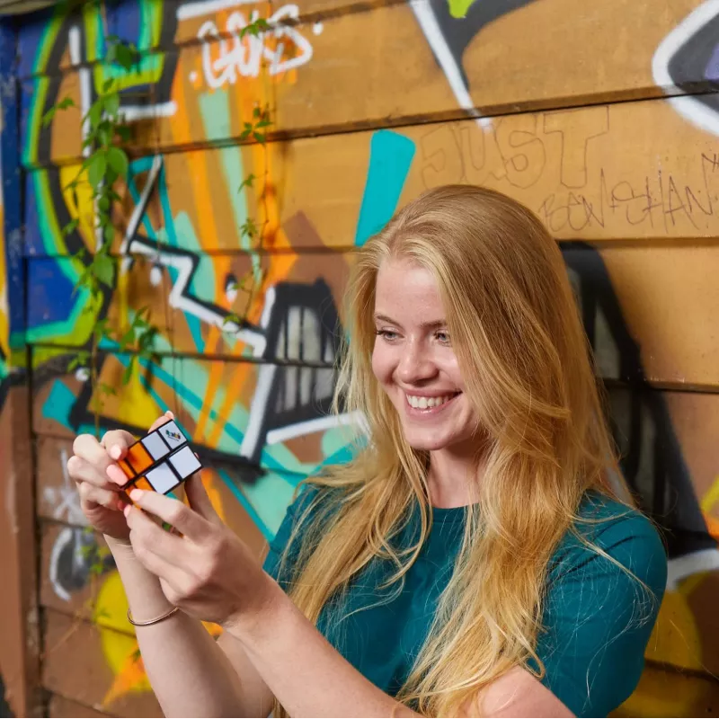 Rubik’s Mini 2x2, klasyczna układanka 2x2 dopasowująca kolory, kieszonkowa łamigłówka, opakowanie może się różnić