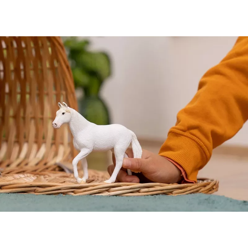 Figurka Schleich Camarillo Klacz Biała 13959S Wiek 3+