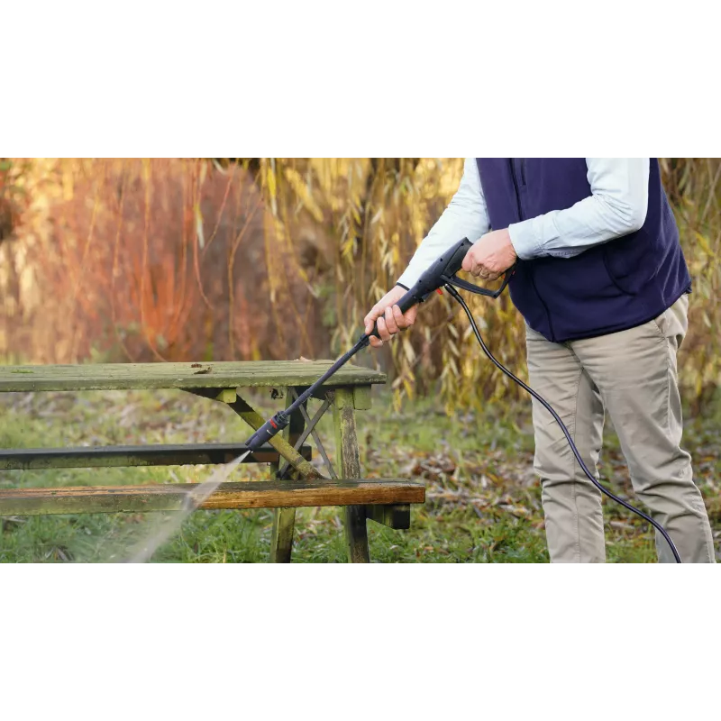 Myjka ciśnieniowa Bosch UniversalAquatak 36V-100 — 100 bar, zasilana akumulatorem 36 V