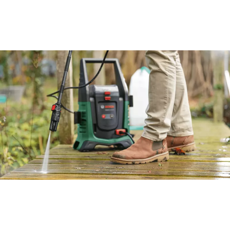 Myjka ciśnieniowa Bosch UniversalAquatak 36V-100 — 100 bar, zasilana akumulatorem 36 V
