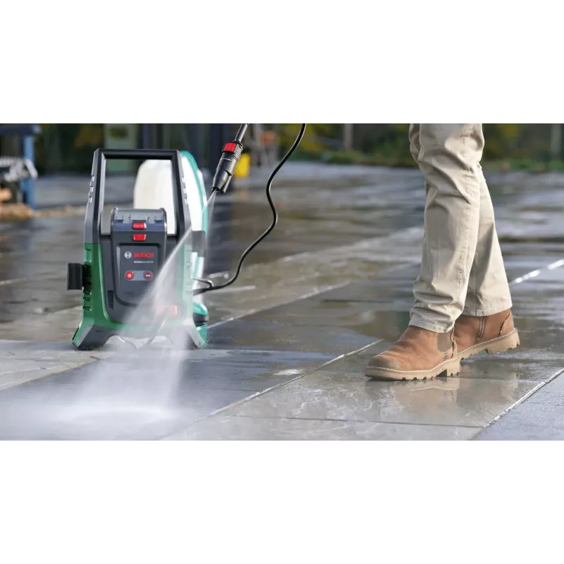 Myjka ciśnieniowa Bosch UniversalAquatak 36V-100 — 100 bar, zasilana akumulatorem 36 V