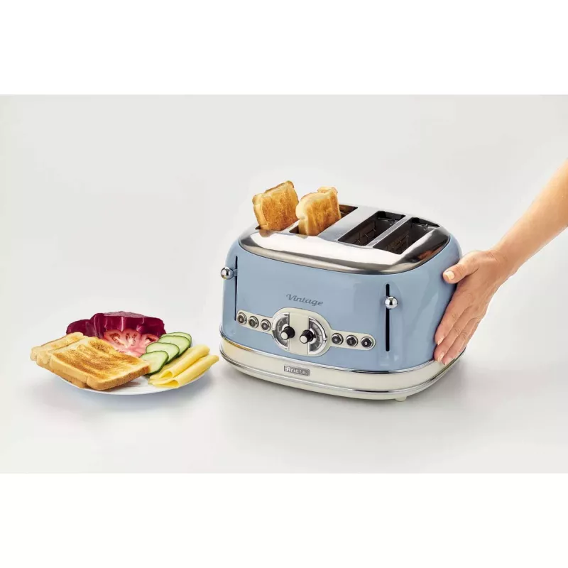 Toster Ariete 156 Vintage na 4 kromki, 1600 W, 6 poziomów opiekania, stal nierdzewna malowana w kolorze pastelowego błękitu, bez koszyków do kanapek. Niebieski