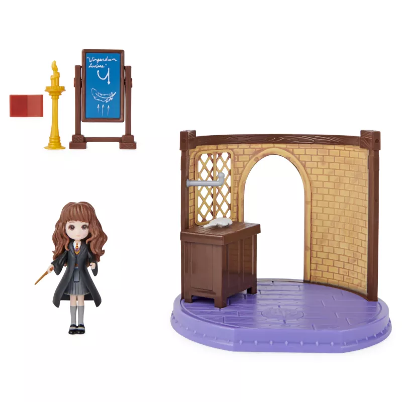 Wizarding World Harry Potter, Magical Minis Klasa Zaklęć z ekskluzywną figurką Hermiony Granger i akcesoriami, zabawki dla dzieci od 5 lat