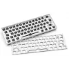 Kompaktowa przewodowa klawiatura 60% Sharkoon SKILLER SGK50 S4 — układ QWERTY niemiecki, podświetlenie RGB, USB, kabel 1,5 m, biała