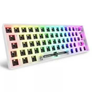 Kompaktowa przewodowa klawiatura 60% Sharkoon SKILLER SGK50 S4 — układ QWERTY niemiecki, podświetlenie RGB, USB, kabel 1,5 m, biała