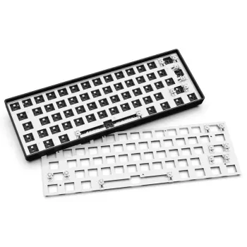 Kompaktowa klawiatura mechaniczna 60% Sharkoon SKILLER SGK50 S4 — Przewodowa USB, układ QWERTY niemiecki, podświetlenie RGB, kabel 1,5 m, czarna