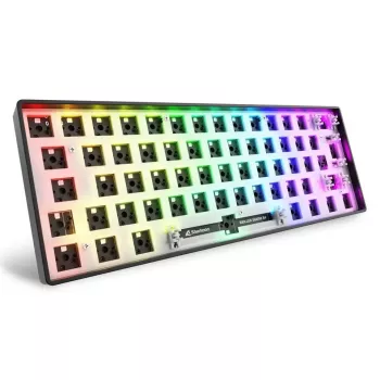 Kompaktowa klawiatura mechaniczna 60% Sharkoon SKILLER SGK50 S4 — Przewodowa USB, układ QWERTY niemiecki, podświetlenie RGB, kabel 1,5 m, czarna