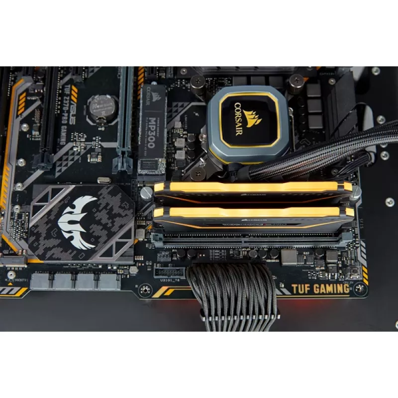 CORSAIR Memory 16GB DDR4 3200MHz 2x8GB C16 - Czarny (otwarte opakowanie)