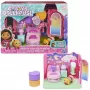 Gabby's Dollhouse , Słodkich Snów Sypialnia z Figurką Pillow Cat i 3 Akcesoriami, 3 Meble i 2 Przesyłkami, Zabawki dla Dzieci od 3 Lat