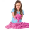 Kinetic Sand, Różowy Piasek do Zabawy 2lb, Propozycje do Wielkanocnego Koszyczka, Formowalne Zabawki Sensoryczne dla Dzieci, Zamykana Torebka (Opakowanie Może Się Różnić)