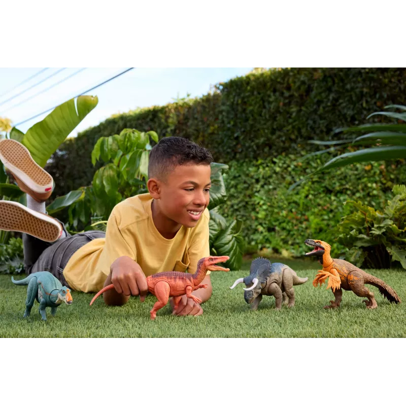 Jurassic World Rebirth Wild Roar Nasutoceratops zabawkowa figurka dinozaura, atak chwytny sterowany ogonem i dźwięk