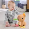 Zabawkowa kapibara Fisher-Price Snuggly Snacky Capy 0,5 roku