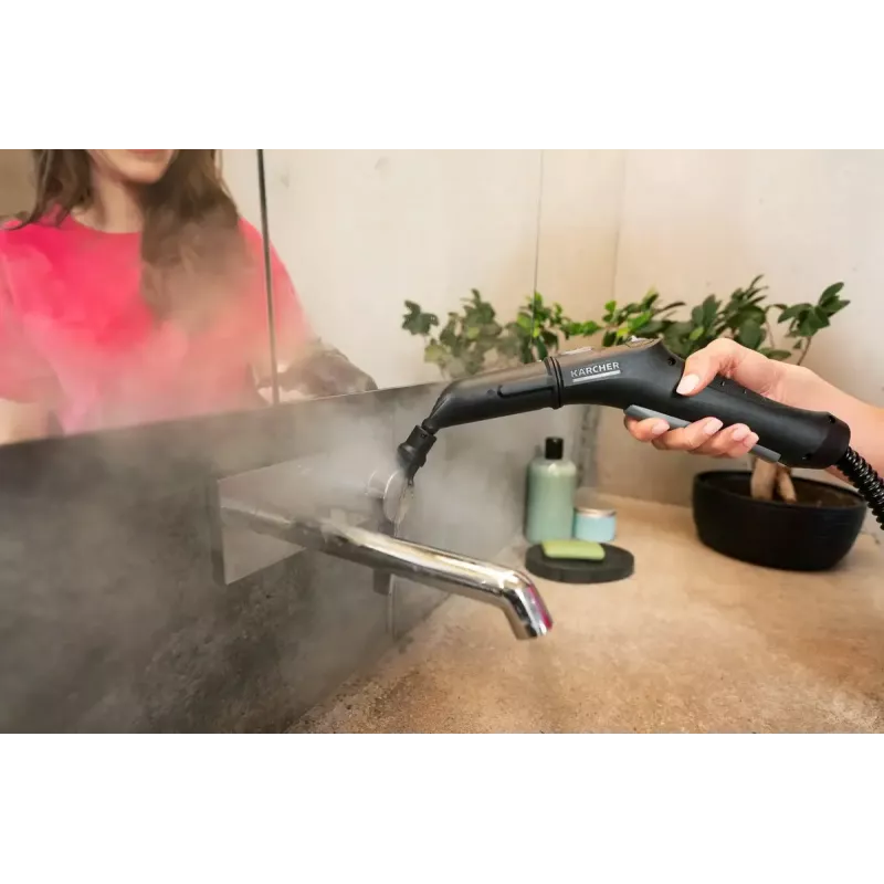 Parownica Karcher SC 4 Deluxe z 1,5-litrowym zbiornikiem na wodę i mocą 1500 W