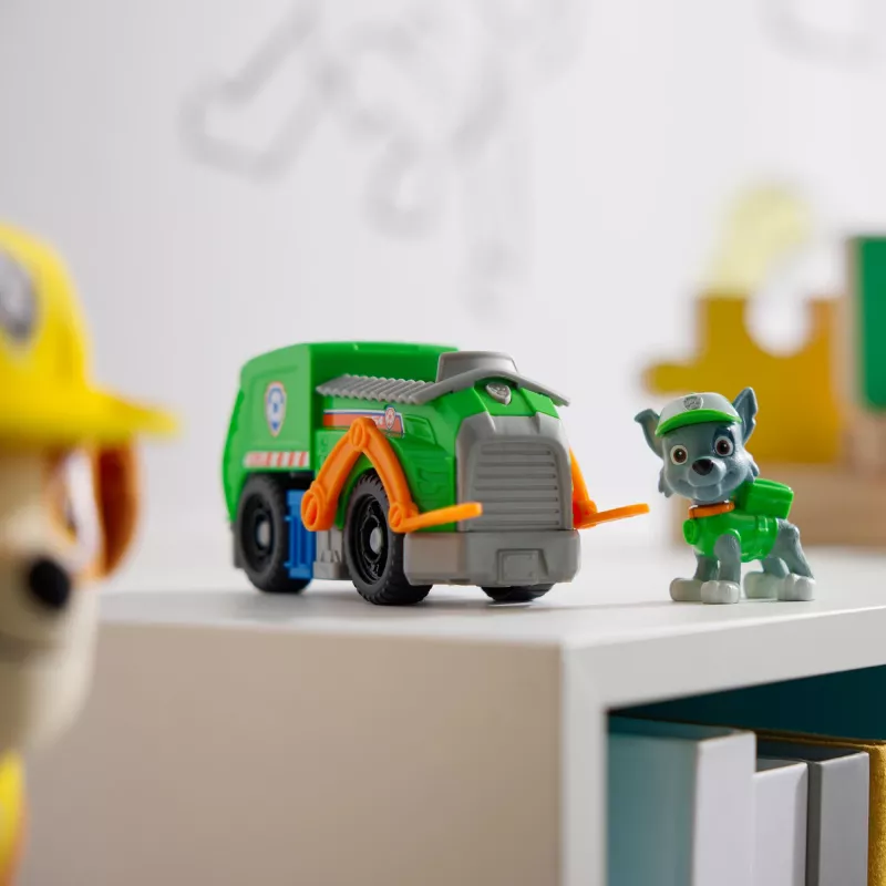 PAW Patrol, Ciężarówka recyklingowa Rocky’ego, pojazd-zabawka z kolekcjonerską figurką akcji, zabawki przyjazne środowisku, dla chłopców i dziewczynek od 3 lat