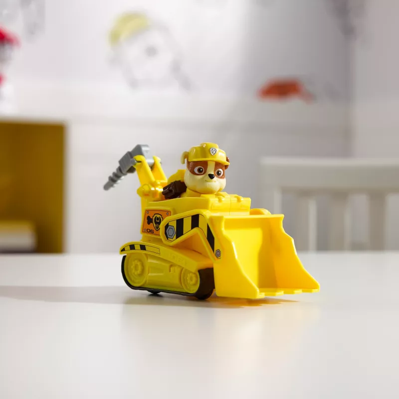 PAW Patrol, buldożer Rubble’a – ciężarówka-zabawka z kolekcjonerską figurką, zabawki przyjazne środowisku dla chłopców i dziewczynek od 3 lat