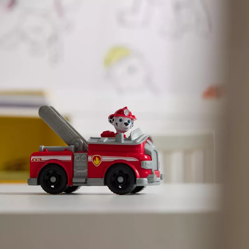 PAW Patrol , Marshall’s Firetruck, Pojazd zabawkowy z kolekcjonerską figurką, zabawki przyjazne środowisku dla chłopców i dziewczynek od 3 lat
