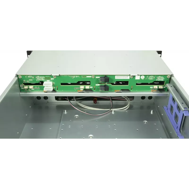 Obudowa Rack Serwerowa INTER-TECH IPC 4U-4708 — 4U, Czarna, obsługuje zasilacze ATX/PS2, 4x przednie 80mm, 2x tylne 80mm, dyski 2.5/3.5 cala