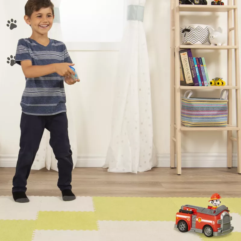 PAW Patrol , Marshall Zdalnie Sterowany Wóz Strażacki z Dwukierunkowym Sterowaniem, dla Dzieci od 3 lat