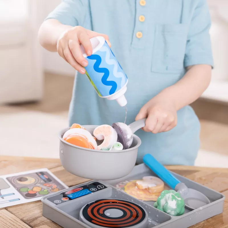Melissa & Doug Zestaw kuchenny Simmer & Stir z wodnym zestawem do gotowania Water WOW! Zmieniające kolor jedzenie zabawkowe, zabawka dla przedszkolaków, wiek 3+
