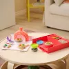 Kinetic Sand, SquishPizza Rising Pizza Oven Playset, kreatywne prezenty wielkanocne, zawiera 1 funt formowalnego piasku kinetycznego i 5 narzędzi, zabawki do zabawy w jedzenie, sztuka i rękodzieło dla dzieci