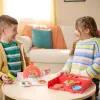 Kinetic Sand, SquishPizza Rising Pizza Oven Playset, kreatywne prezenty wielkanocne, zawiera 1 funt formowalnego piasku kinetycznego i 5 narzędzi, zabawki do zabawy w jedzenie, sztuka i rękodzieło dla dzieci