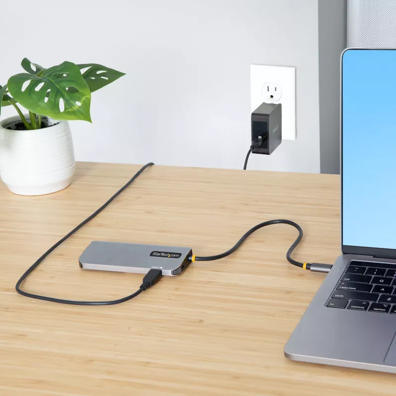 Adapter wieloportowy USB-C StarTech.com, HDMI 4K 60Hz, 3-portowy hub USB 5 Gb/s, zasilanie 100W PD, GbE, kabel 30 cm, mini stacja dokująca do laptopa