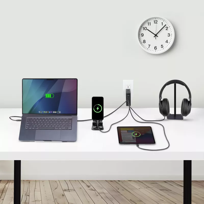 Ładowarka ścienna StarTech.com 140W USB-C, 3x USB-C/1x USB-A, PD 3.1 Międzynarodowy zasilacz GaN do MacBook/Dell XPS/Inspiron