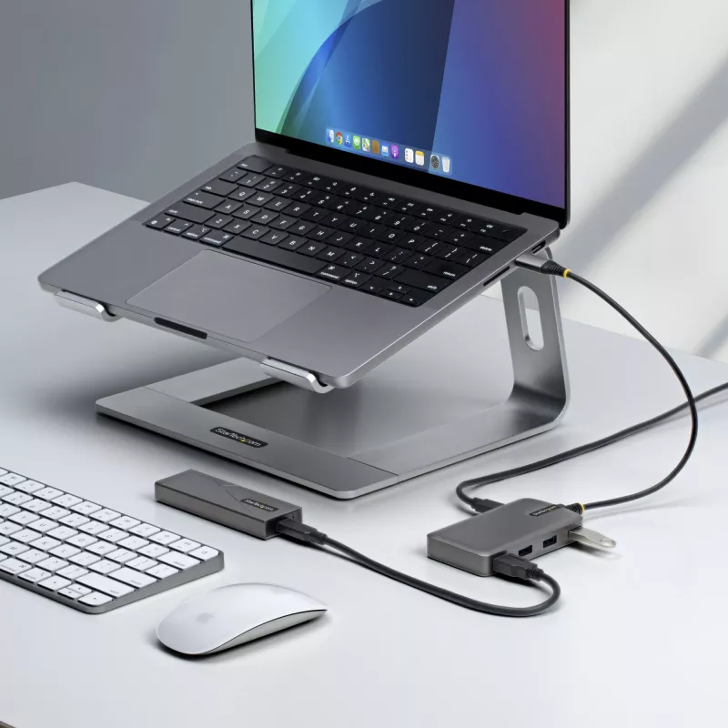 Koncentrator USB-C 4-portowy StarTech.com - 5 Gb/s - zasilany z magistrali - USB C na 4x USB-A z opcjonalnym wejściem zasilania pomocniczego - przenośny koncentrator USB do komputerów stacjonarnych/laptopów - kabel 30 cm - koncentrator rozszerzeń USB